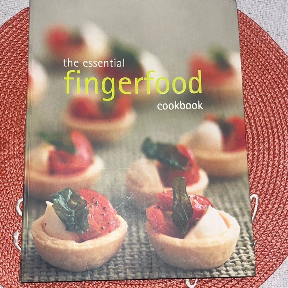The Essential Fingerfood cookbook By: Jody Vassallo 2005 EUC